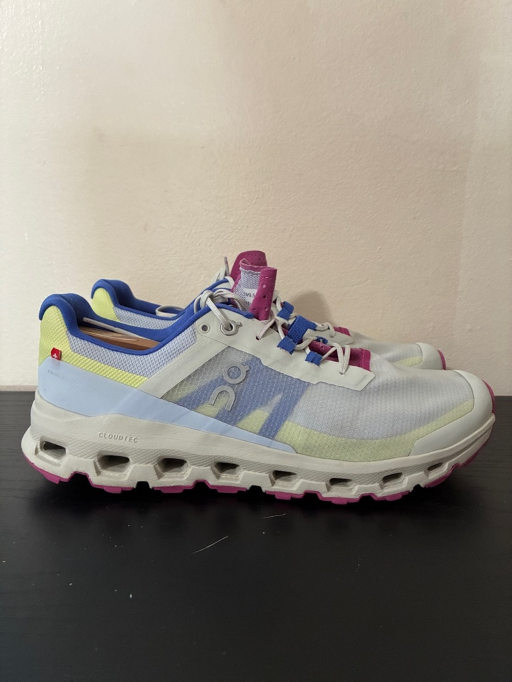 On Running cloudvista heather sneakers shoes size 8